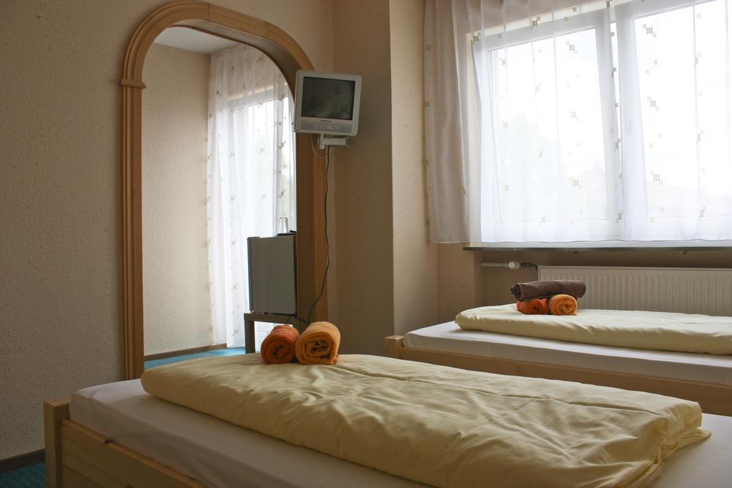 Gaestehaus Am Heuss-Platz Эрланген Номер фото