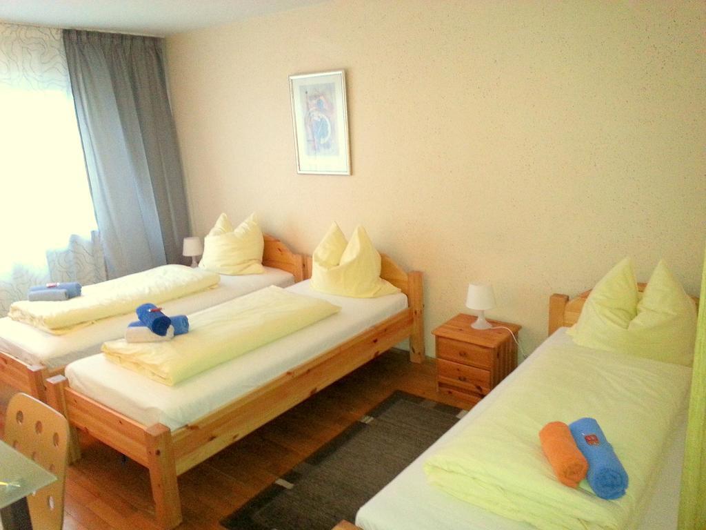 Gaestehaus Am Heuss-Platz Эрланген Номер фото